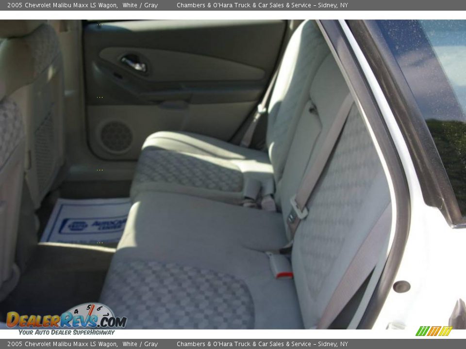 2005 Chevrolet Malibu Maxx LS Wagon White / Gray Photo #7