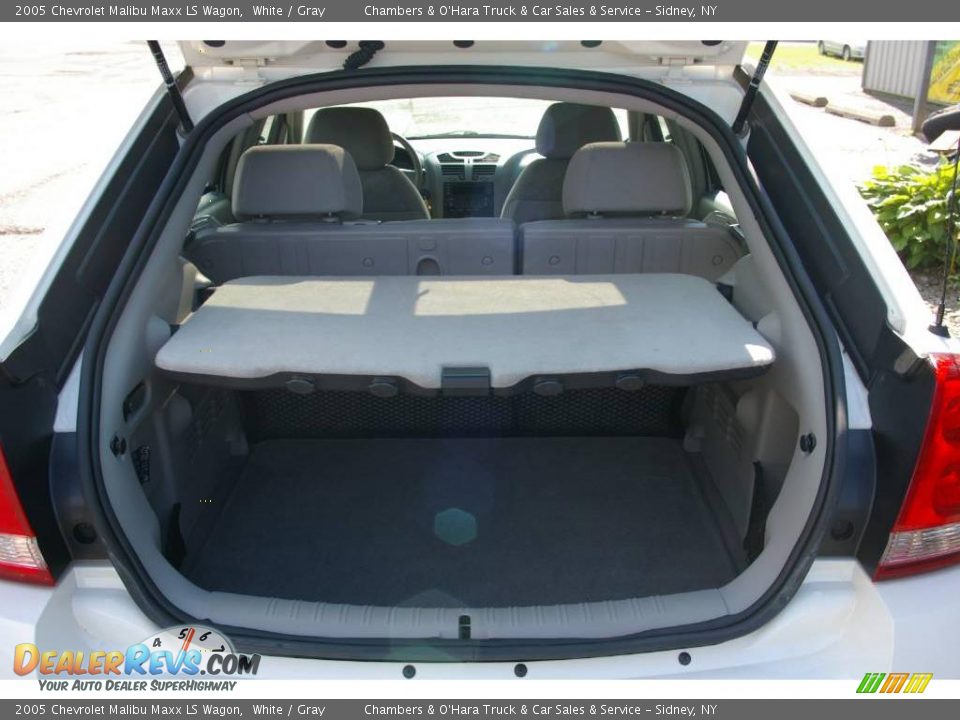 2005 Chevrolet Malibu Maxx LS Wagon White / Gray Photo #9