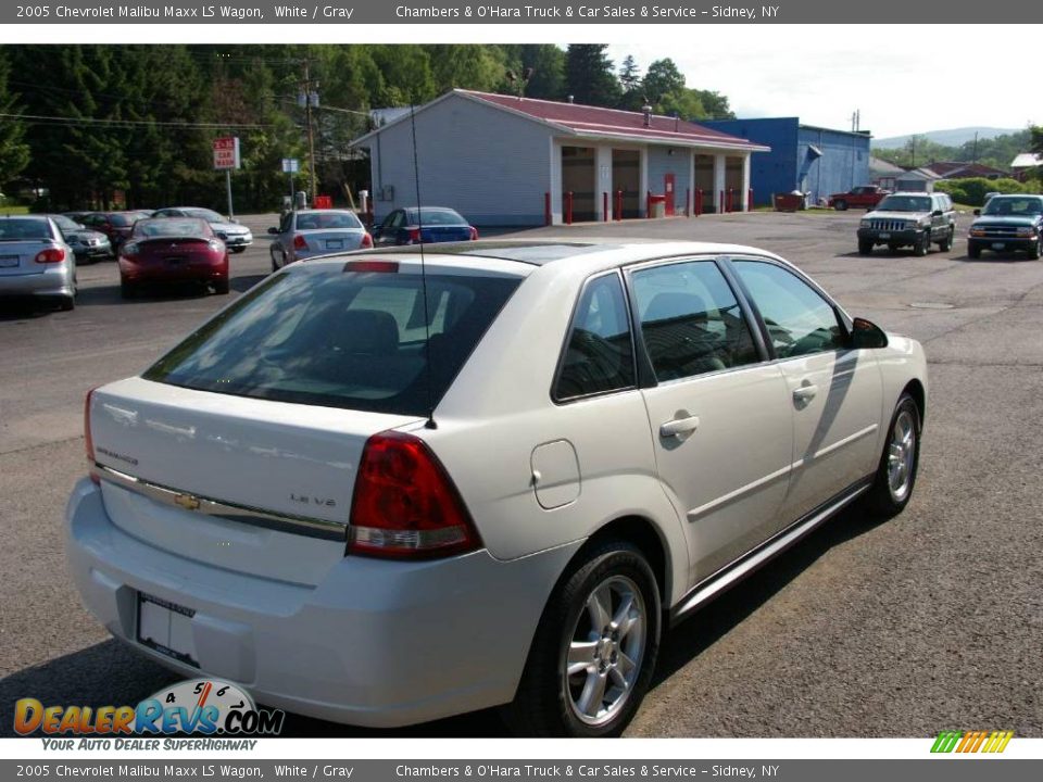 2005 Chevrolet Malibu Maxx LS Wagon White / Gray Photo #10