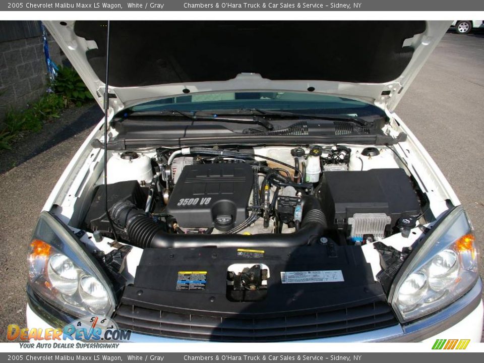 2005 Chevrolet Malibu Maxx LS Wagon White / Gray Photo #12