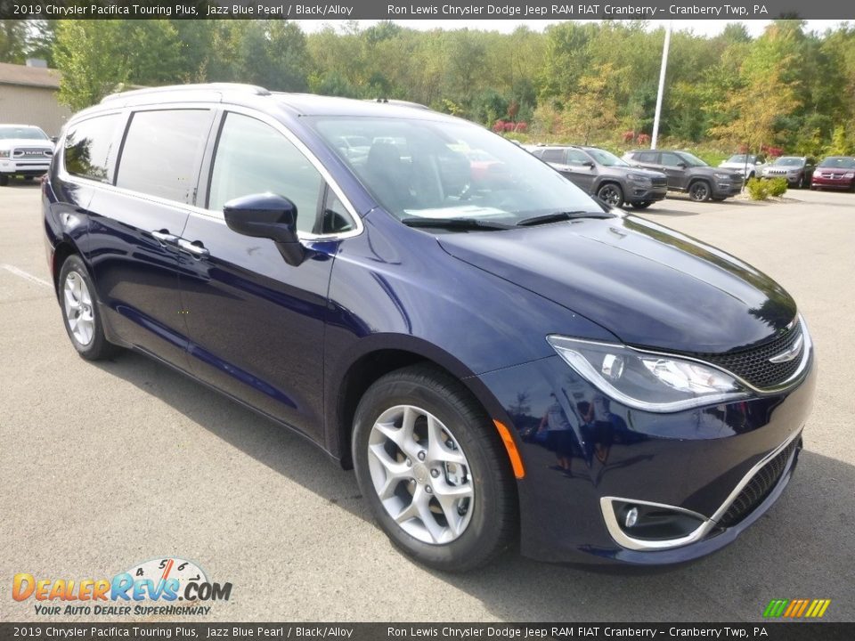 Front 3/4 View of 2019 Chrysler Pacifica Touring Plus Photo #7