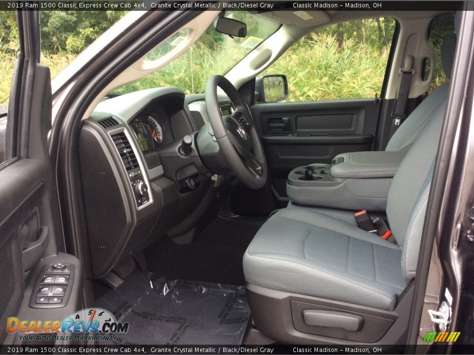 2019 Ram 1500 Classic Express Crew Cab 4x4 Granite Crystal Metallic / Black/Diesel Gray Photo #9