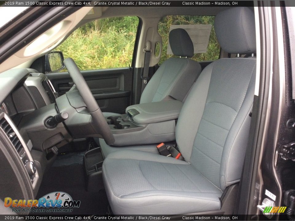 2019 Ram 1500 Classic Express Crew Cab 4x4 Granite Crystal Metallic / Black/Diesel Gray Photo #10