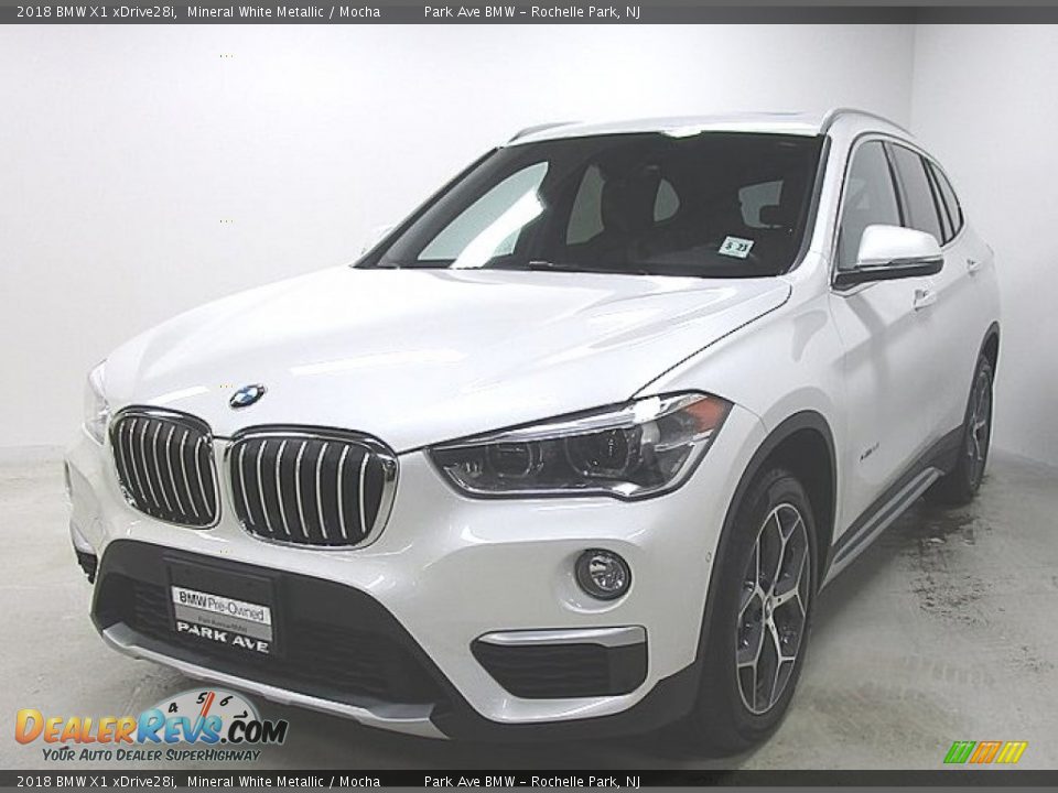 2018 BMW X1 xDrive28i Mineral White Metallic / Mocha Photo #1