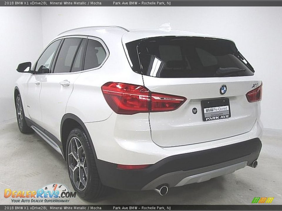 2018 BMW X1 xDrive28i Mineral White Metallic / Mocha Photo #2