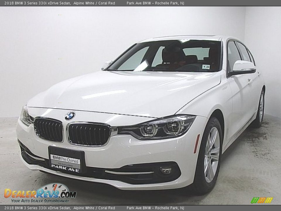2018 BMW 3 Series 330i xDrive Sedan Alpine White / Coral Red Photo #1