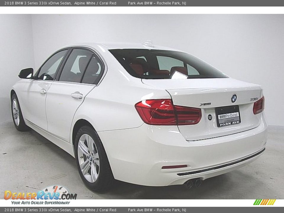 2018 BMW 3 Series 330i xDrive Sedan Alpine White / Coral Red Photo #2