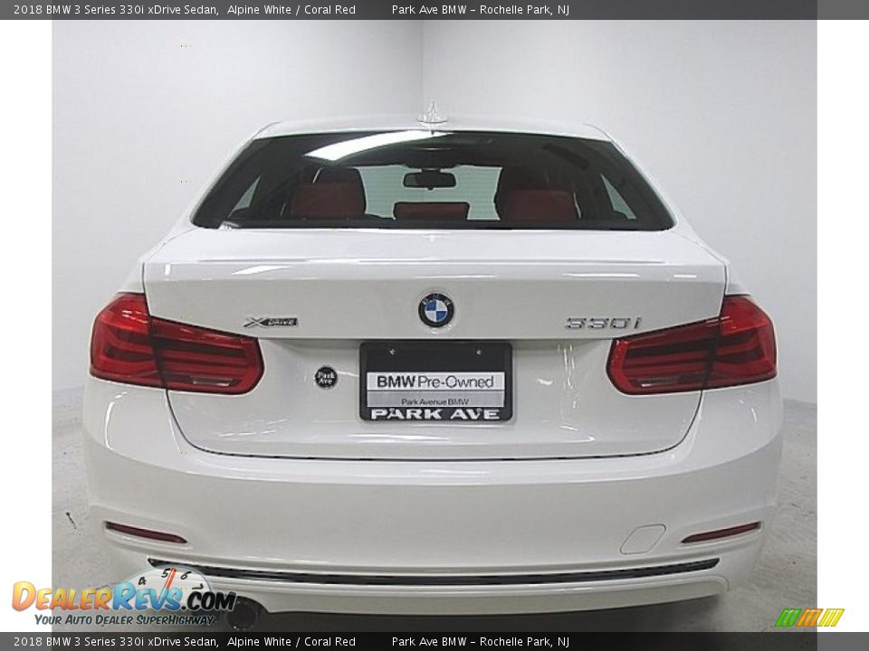 2018 BMW 3 Series 330i xDrive Sedan Alpine White / Coral Red Photo #3