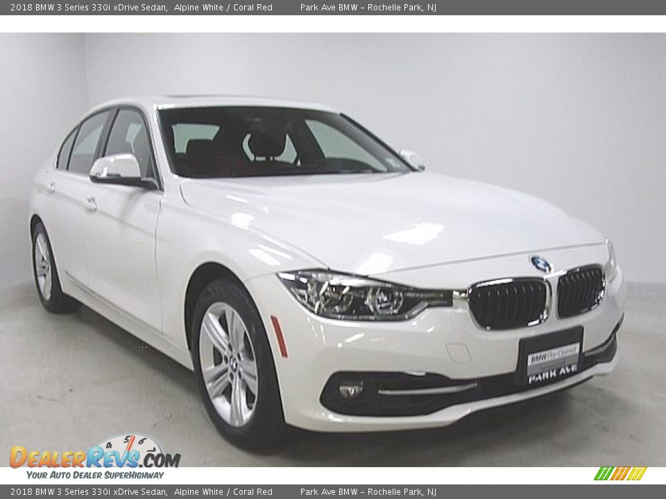 2018 BMW 3 Series 330i xDrive Sedan Alpine White / Coral Red Photo #5