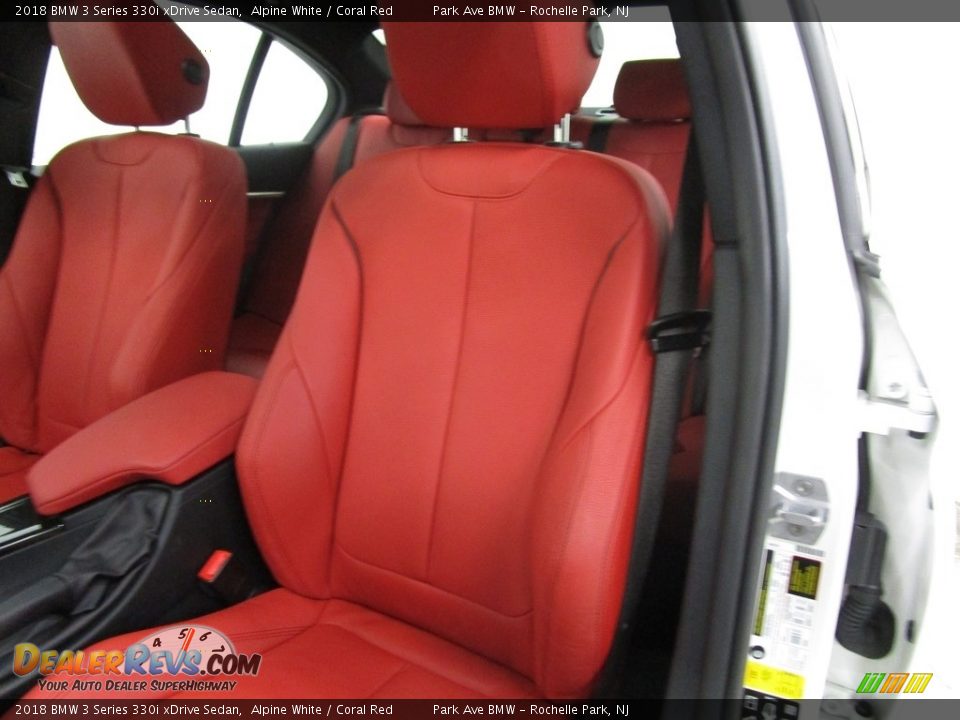 2018 BMW 3 Series 330i xDrive Sedan Alpine White / Coral Red Photo #8