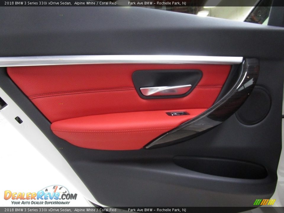 2018 BMW 3 Series 330i xDrive Sedan Alpine White / Coral Red Photo #10
