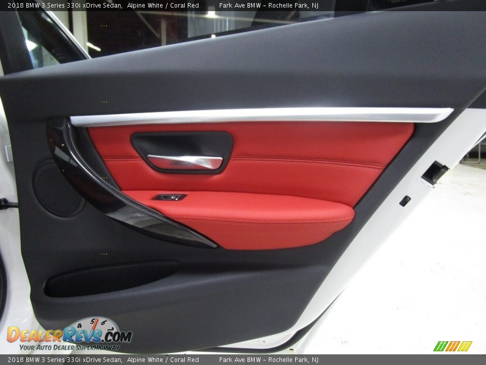 2018 BMW 3 Series 330i xDrive Sedan Alpine White / Coral Red Photo #16