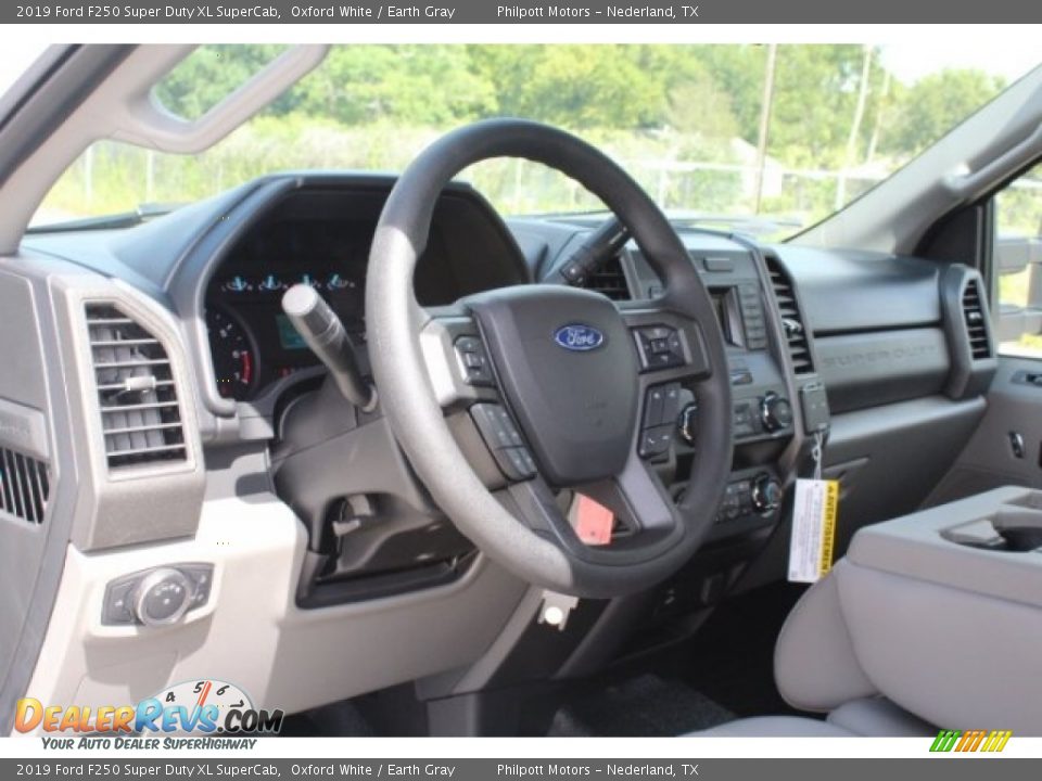 2019 Ford F250 Super Duty XL SuperCab Oxford White / Earth Gray Photo #13