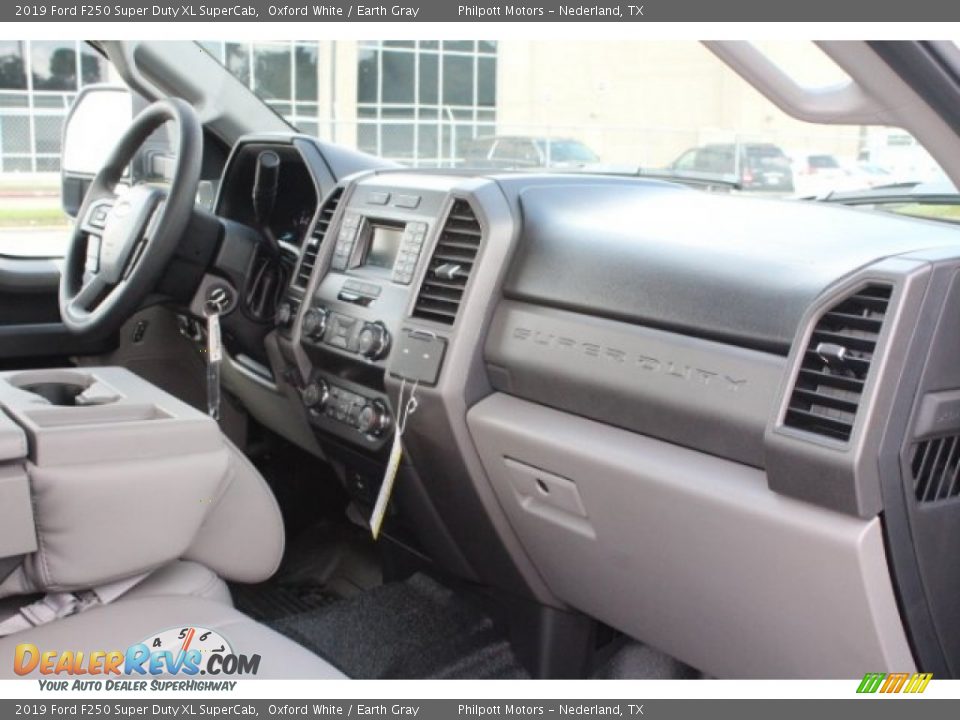 2019 Ford F250 Super Duty XL SuperCab Oxford White / Earth Gray Photo #29