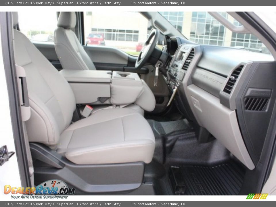 2019 Ford F250 Super Duty XL SuperCab Oxford White / Earth Gray Photo #30
