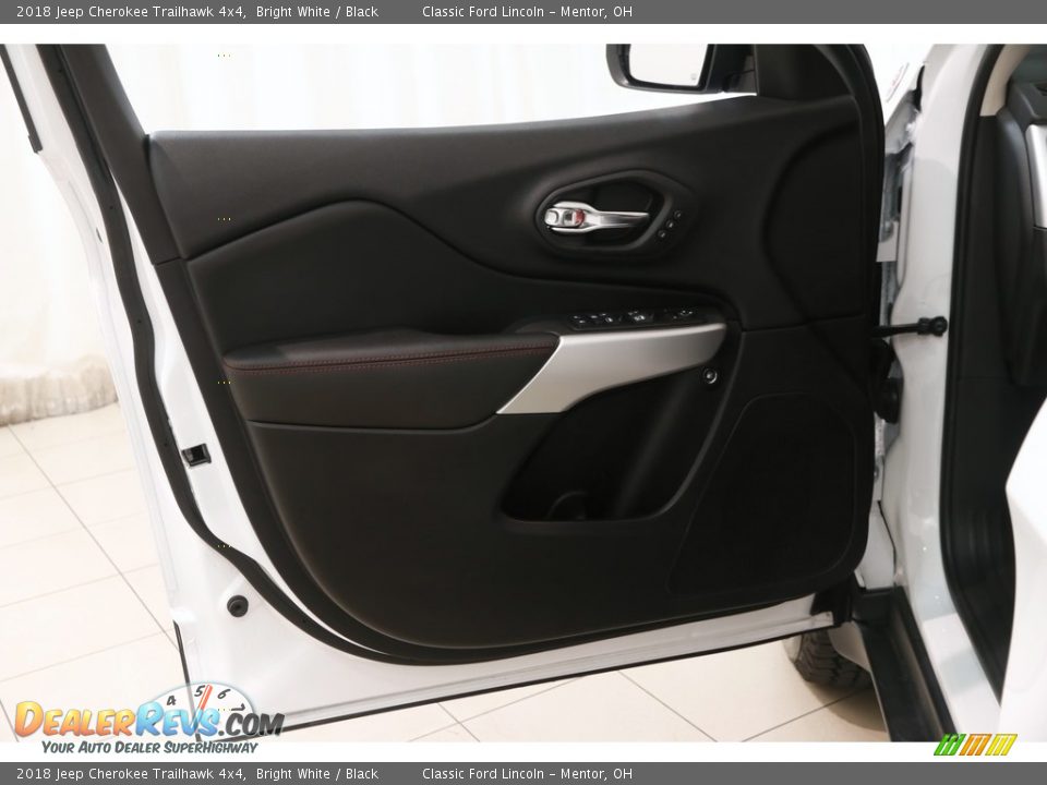 2018 Jeep Cherokee Trailhawk 4x4 Bright White / Black Photo #4