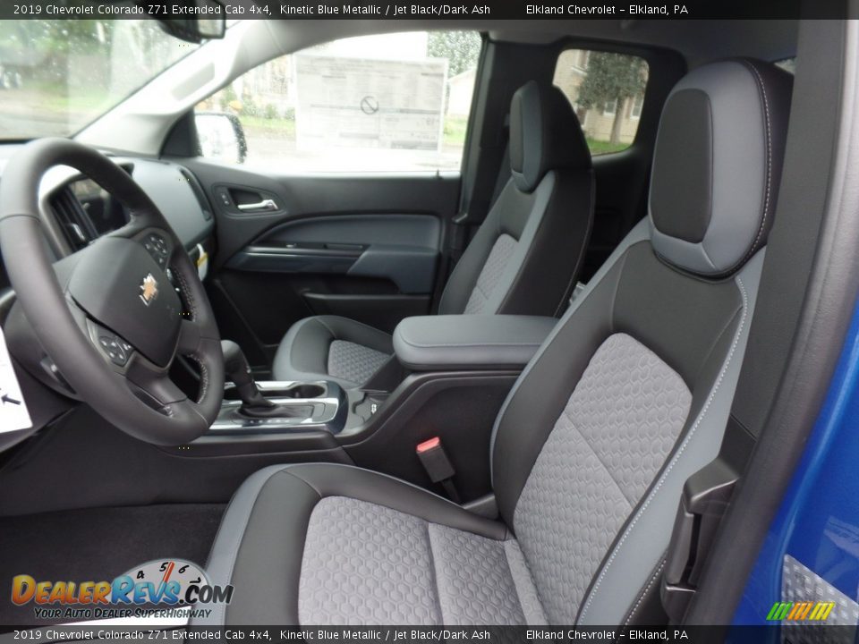 Front Seat of 2019 Chevrolet Colorado Z71 Extended Cab 4x4 Photo #19
