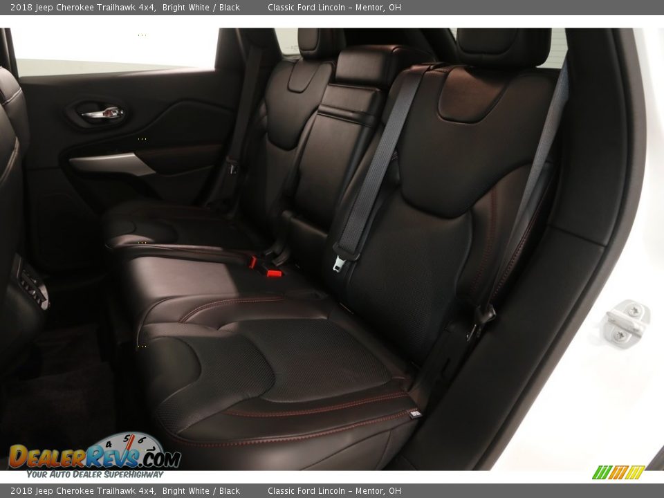 2018 Jeep Cherokee Trailhawk 4x4 Bright White / Black Photo #25