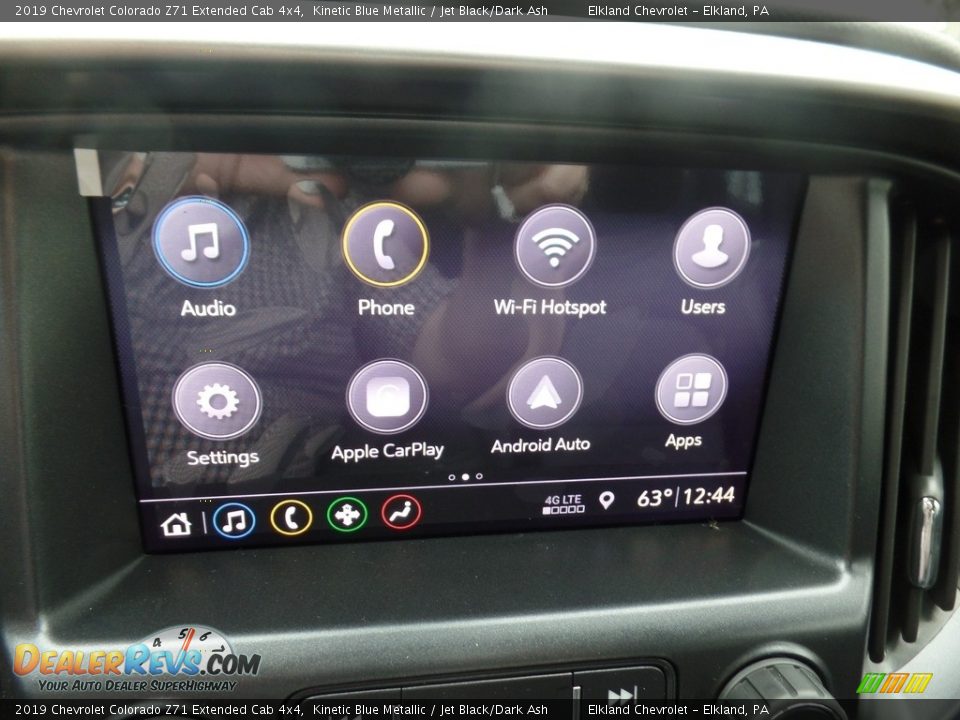 Controls of 2019 Chevrolet Colorado Z71 Extended Cab 4x4 Photo #31
