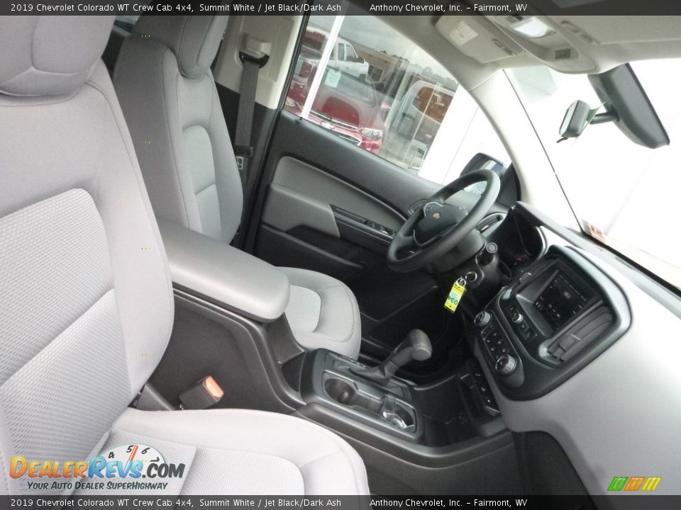 Front Seat of 2019 Chevrolet Colorado WT Crew Cab 4x4 Photo #9