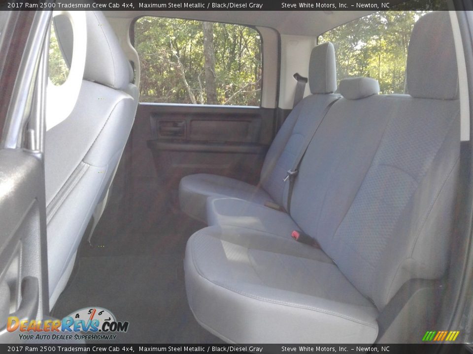 2017 Ram 2500 Tradesman Crew Cab 4x4 Maximum Steel Metallic / Black/Diesel Gray Photo #11