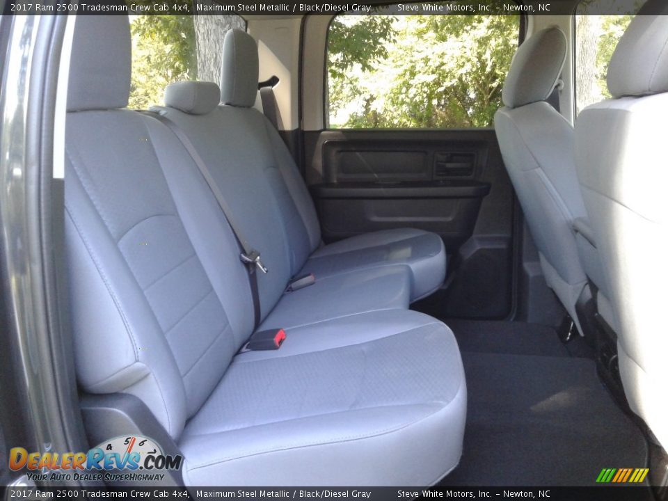 2017 Ram 2500 Tradesman Crew Cab 4x4 Maximum Steel Metallic / Black/Diesel Gray Photo #13