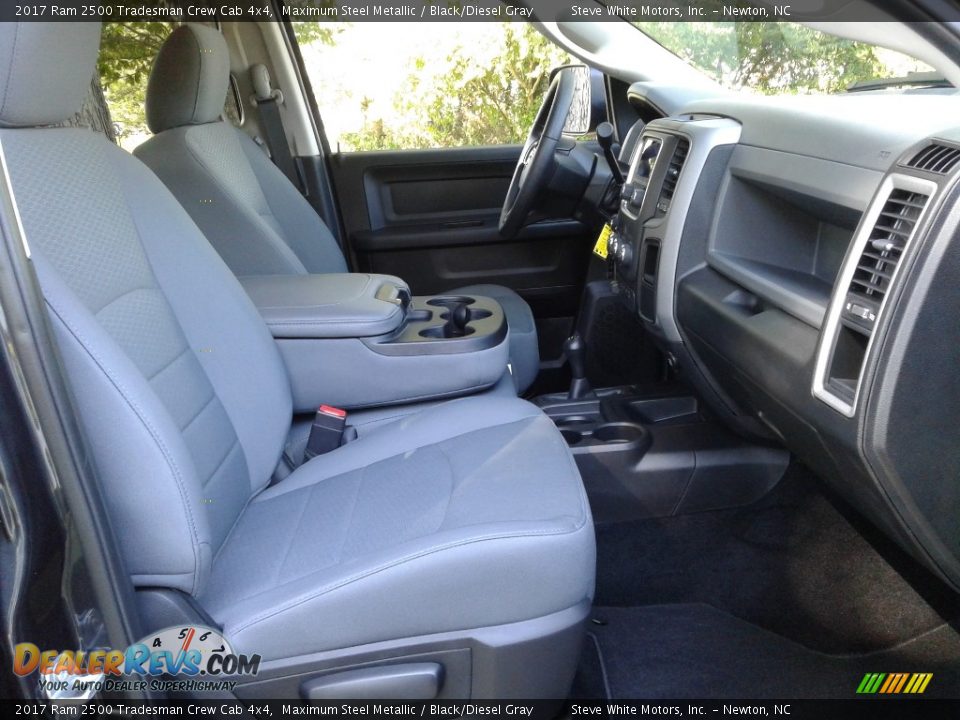 2017 Ram 2500 Tradesman Crew Cab 4x4 Maximum Steel Metallic / Black/Diesel Gray Photo #14