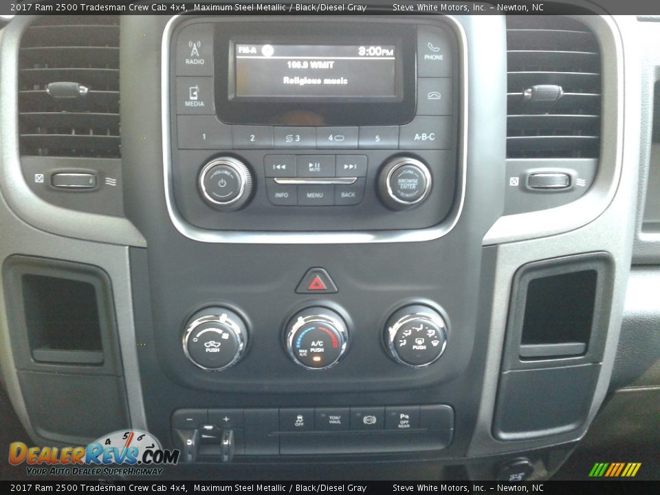 2017 Ram 2500 Tradesman Crew Cab 4x4 Maximum Steel Metallic / Black/Diesel Gray Photo #18