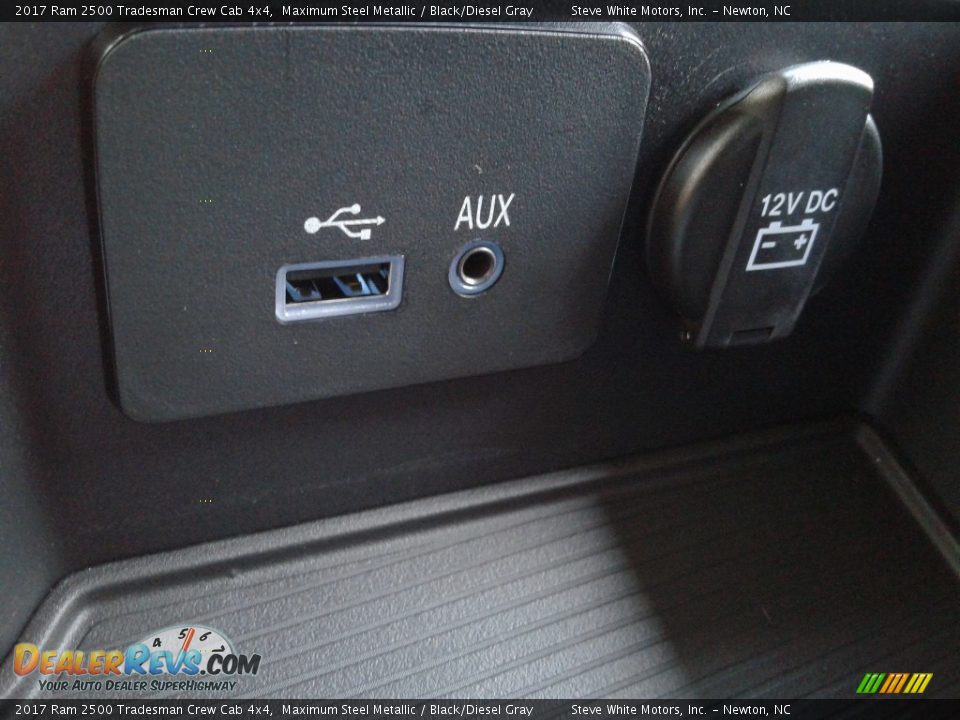 2017 Ram 2500 Tradesman Crew Cab 4x4 Maximum Steel Metallic / Black/Diesel Gray Photo #22