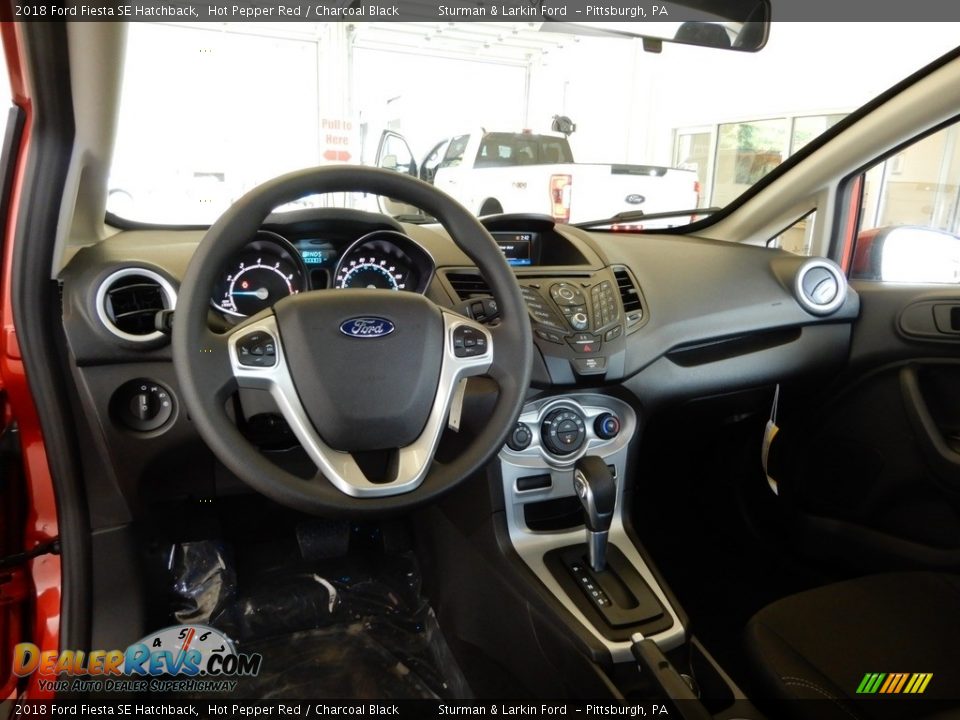 2018 Ford Fiesta SE Hatchback Hot Pepper Red / Charcoal Black Photo #9