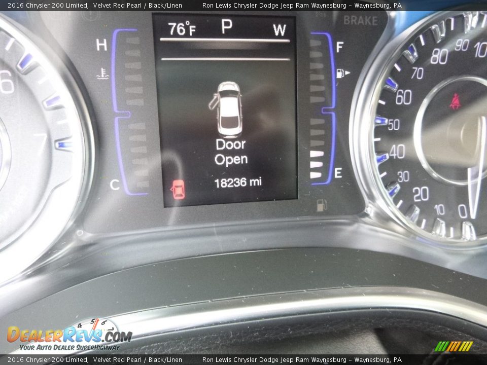 2016 Chrysler 200 Limited Velvet Red Pearl / Black/Linen Photo #17