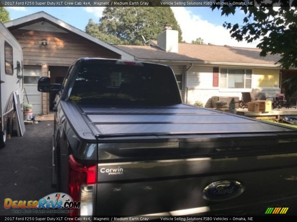 2017 Ford F250 Super Duty XLT Crew Cab 4x4 Magnetic / Medium Earth Gray Photo #9