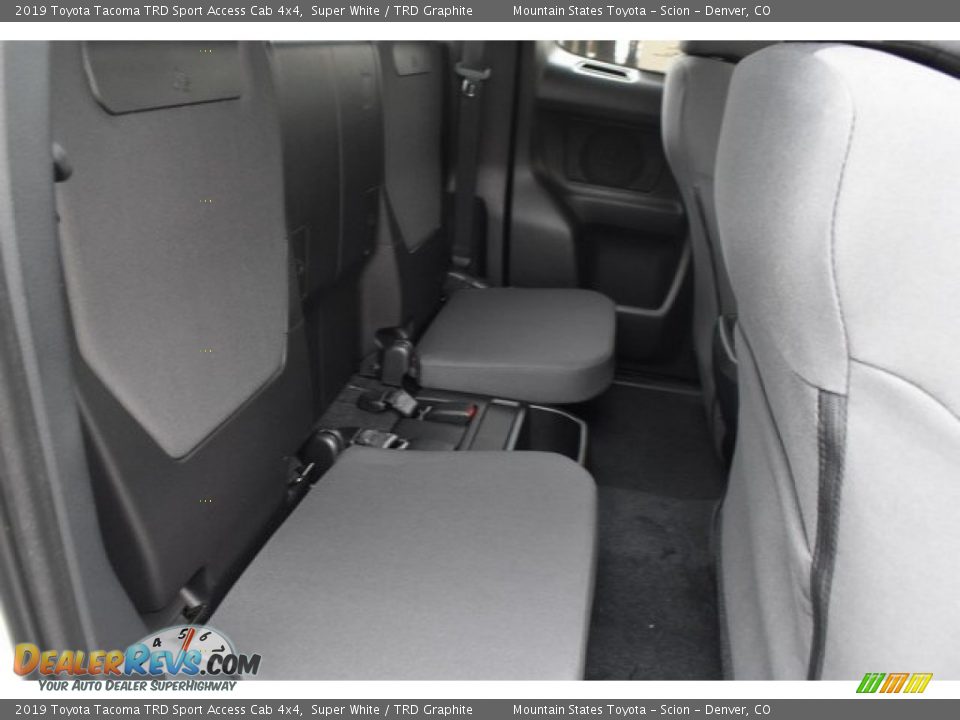 2019 Toyota Tacoma TRD Sport Access Cab 4x4 Super White / TRD Graphite Photo #18
