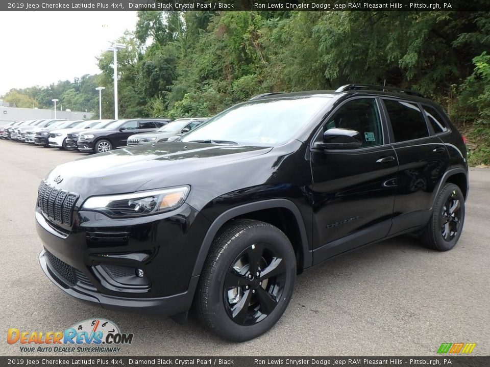 2019 Jeep Cherokee Latitude Plus 4x4 Diamond Black Crystal Pearl / Black Photo #1