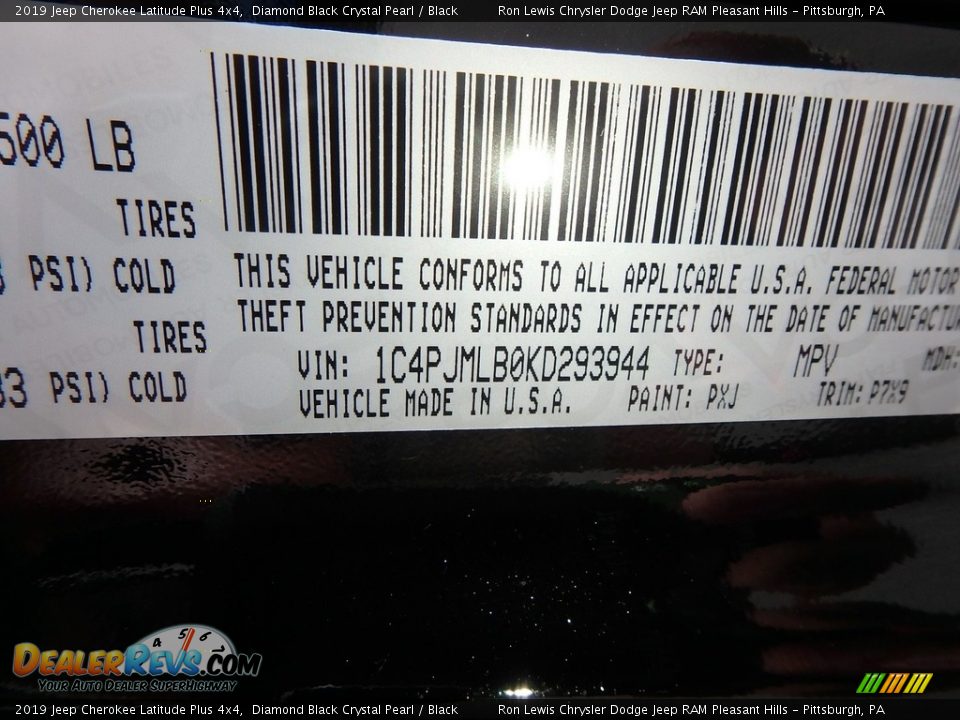 2019 Jeep Cherokee Latitude Plus 4x4 Diamond Black Crystal Pearl / Black Photo #14
