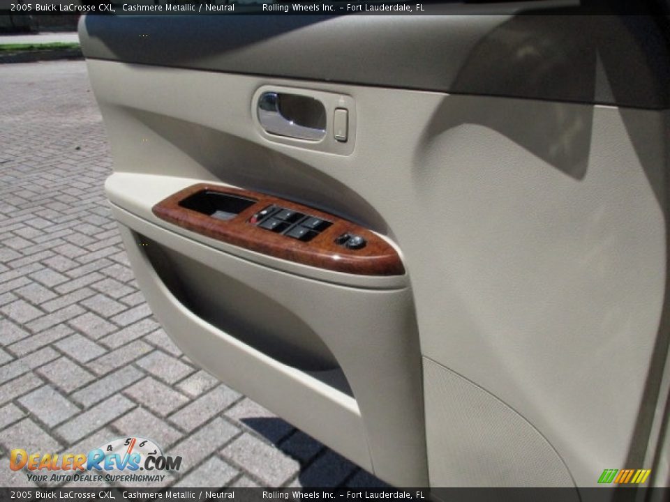 2005 Buick LaCrosse CXL Cashmere Metallic / Neutral Photo #33