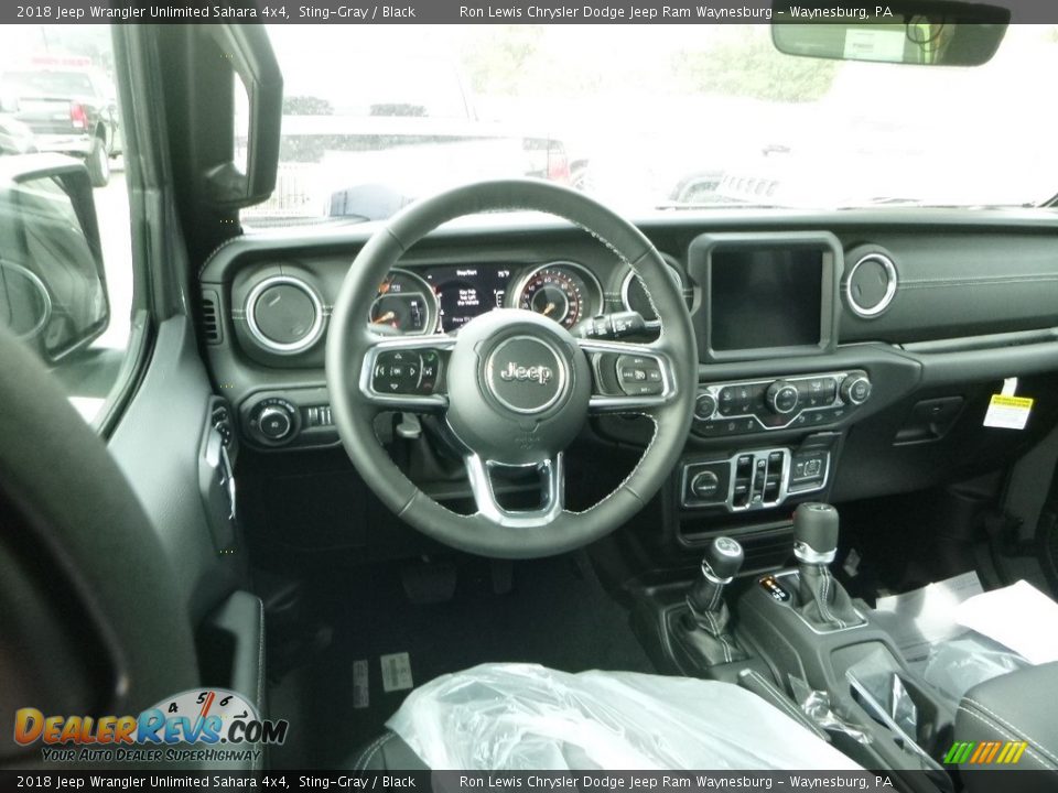 2018 Jeep Wrangler Unlimited Sahara 4x4 Sting-Gray / Black Photo #12