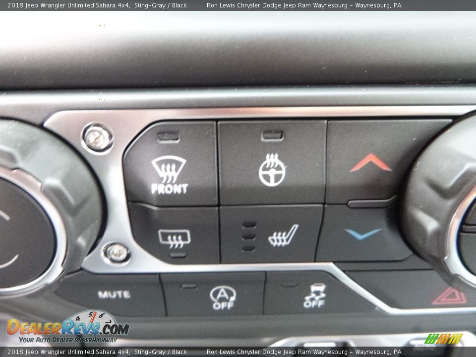 2018 Jeep Wrangler Unlimited Sahara 4x4 Sting-Gray / Black Photo #17