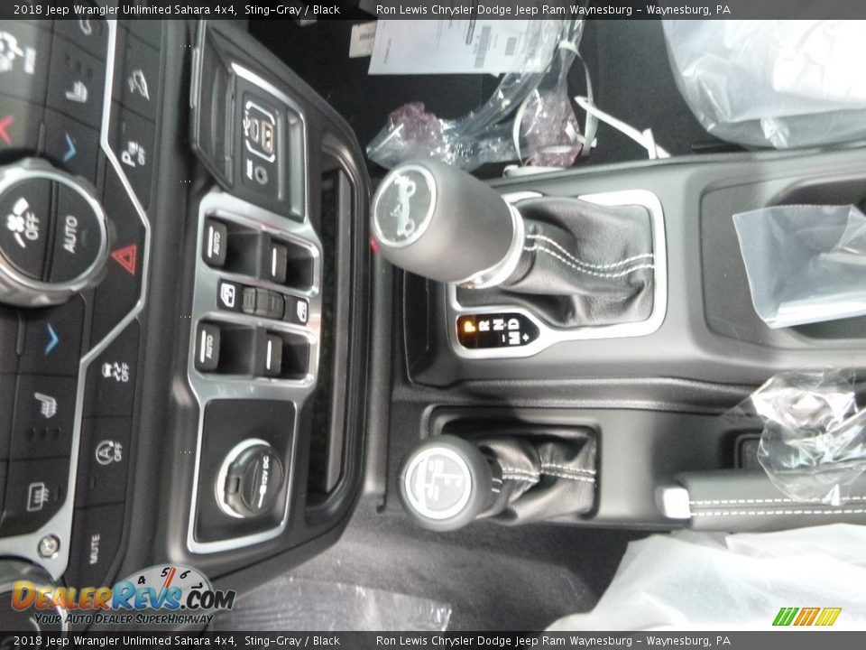 2018 Jeep Wrangler Unlimited Sahara 4x4 Sting-Gray / Black Photo #20