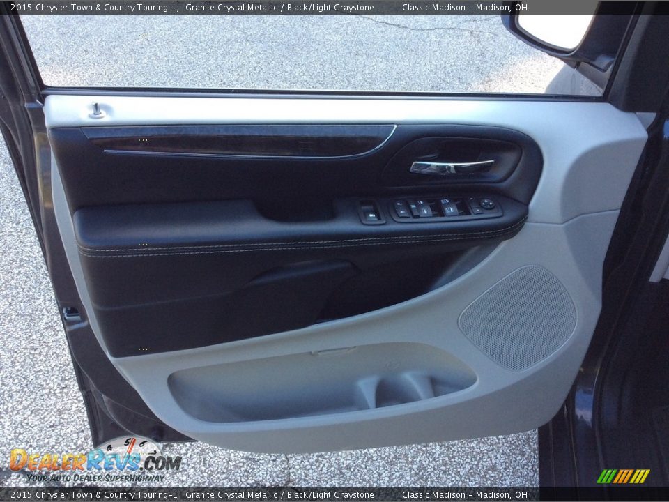 2015 Chrysler Town & Country Touring-L Granite Crystal Metallic / Black/Light Graystone Photo #13