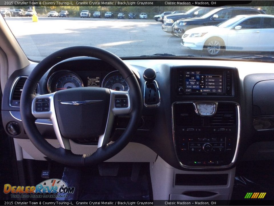 2015 Chrysler Town & Country Touring-L Granite Crystal Metallic / Black/Light Graystone Photo #18