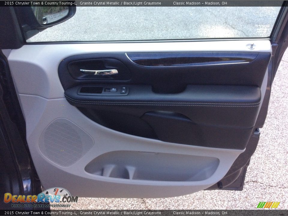 2015 Chrysler Town & Country Touring-L Granite Crystal Metallic / Black/Light Graystone Photo #21