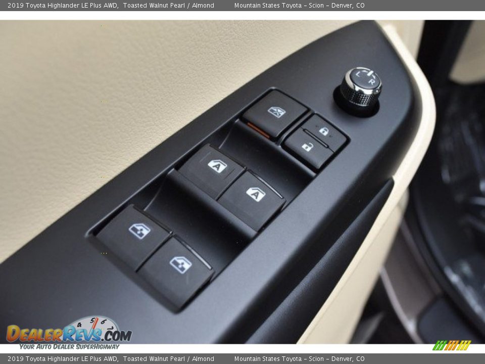 Controls of 2019 Toyota Highlander LE Plus AWD Photo #26