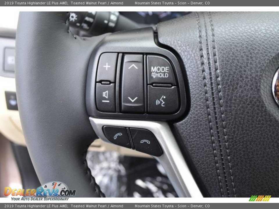 2019 Toyota Highlander LE Plus AWD Steering Wheel Photo #28