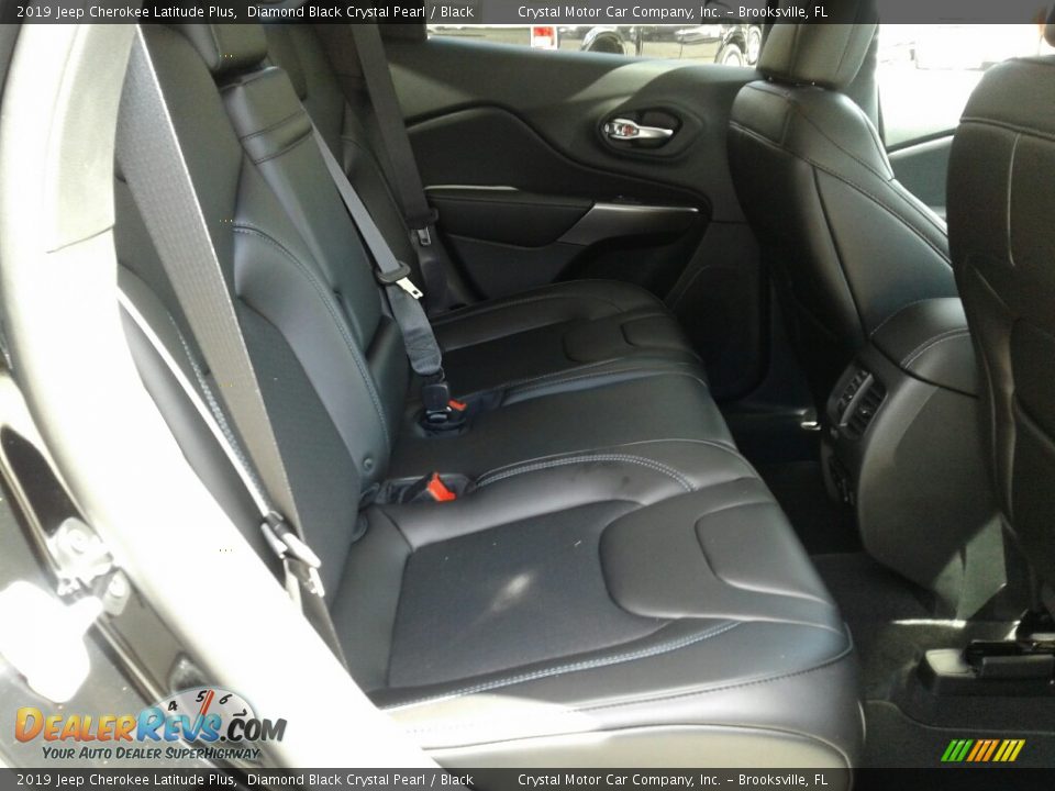 2019 Jeep Cherokee Latitude Plus Diamond Black Crystal Pearl / Black Photo #11