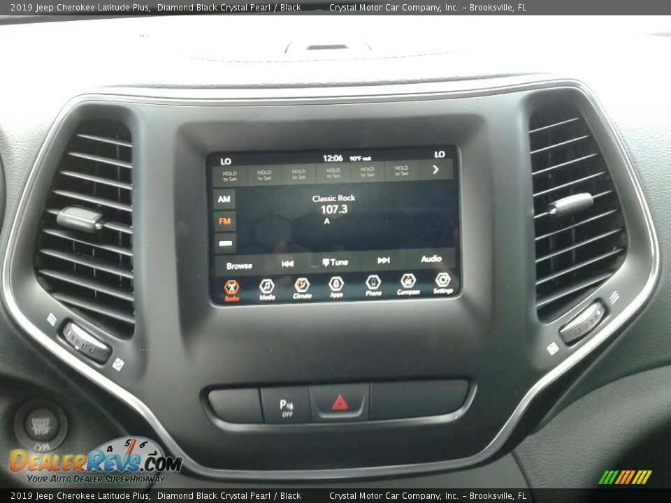 2019 Jeep Cherokee Latitude Plus Diamond Black Crystal Pearl / Black Photo #15