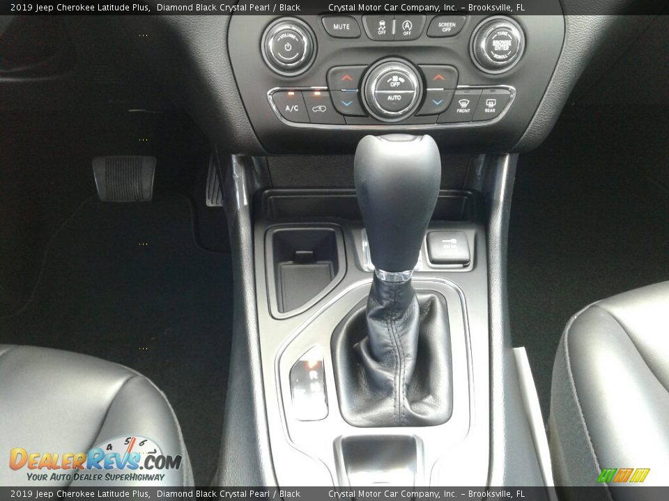 2019 Jeep Cherokee Latitude Plus Diamond Black Crystal Pearl / Black Photo #16