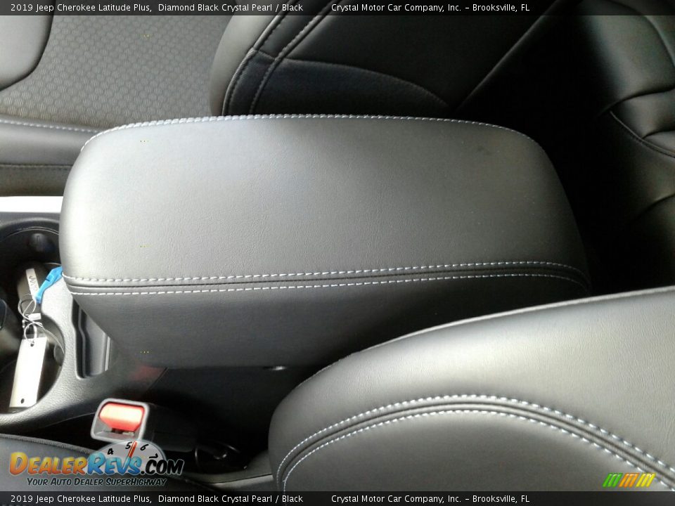 2019 Jeep Cherokee Latitude Plus Diamond Black Crystal Pearl / Black Photo #18