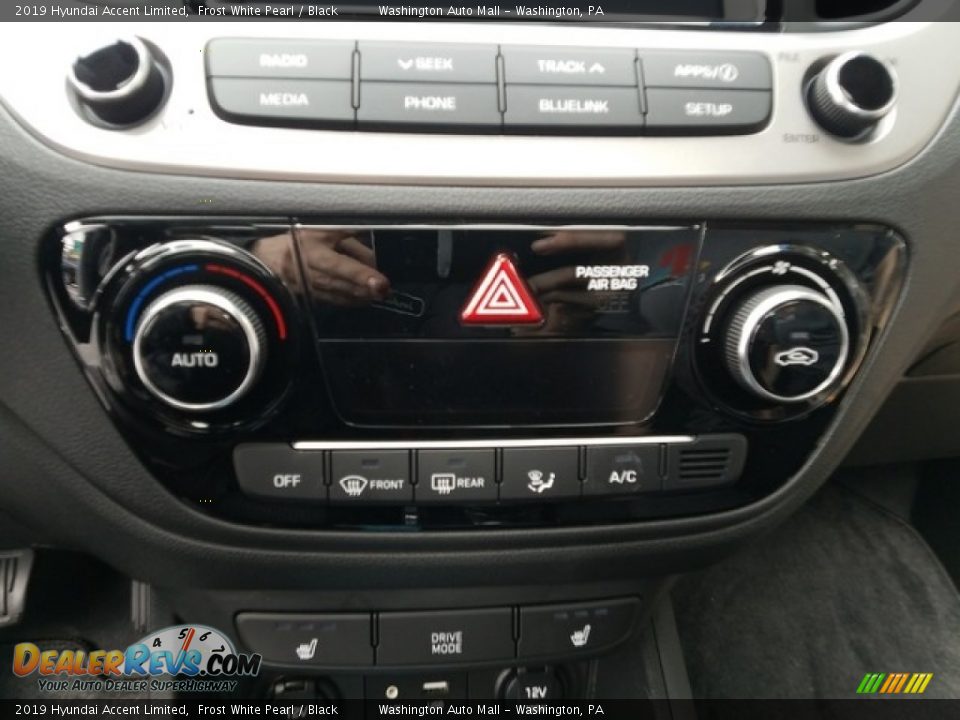 Controls of 2019 Hyundai Accent Limited Photo #20