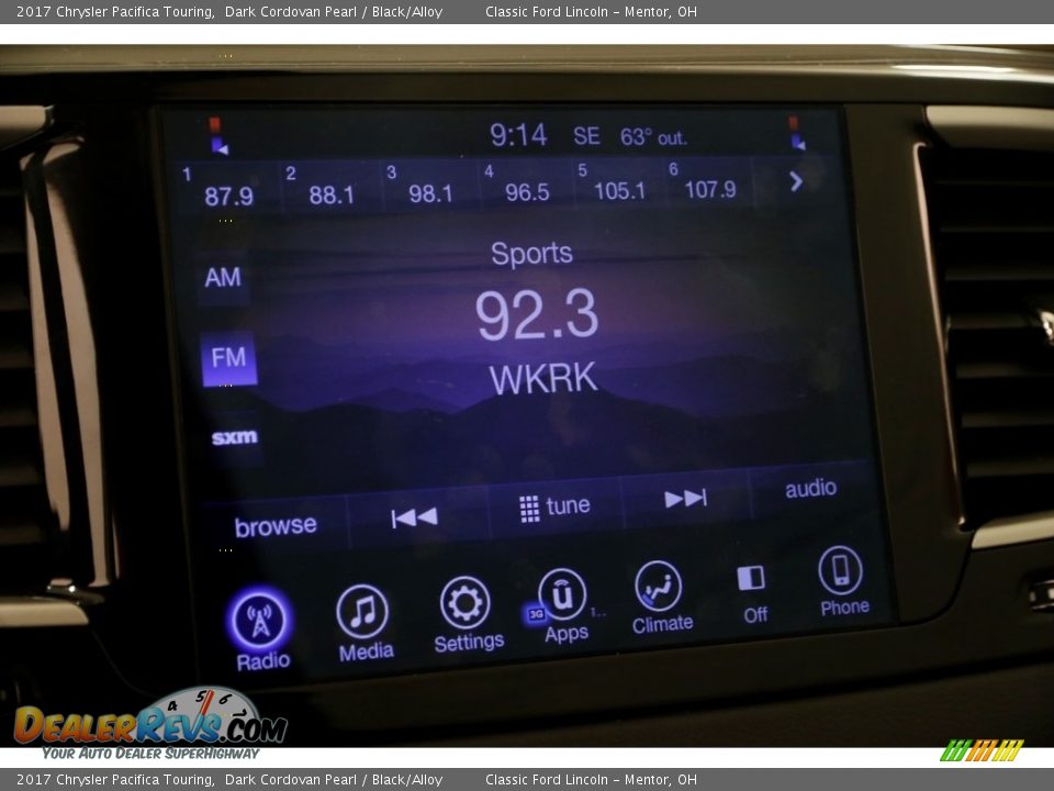 2017 Chrysler Pacifica Touring Dark Cordovan Pearl / Black/Alloy Photo #9